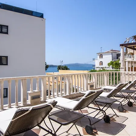 Lavandula - Swimming Pool View 4*