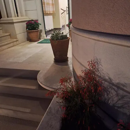 بيت ضيافة Lavandula - Swimming Pool View تروغير