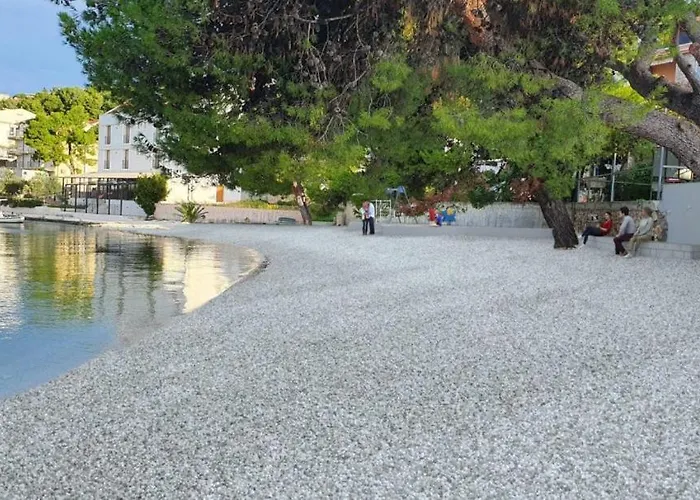 Apartment Villa Lavandula - Swimming Pool View