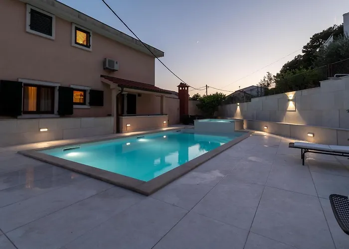 Lavandula - Swimming Pool View Konukevi Trogir