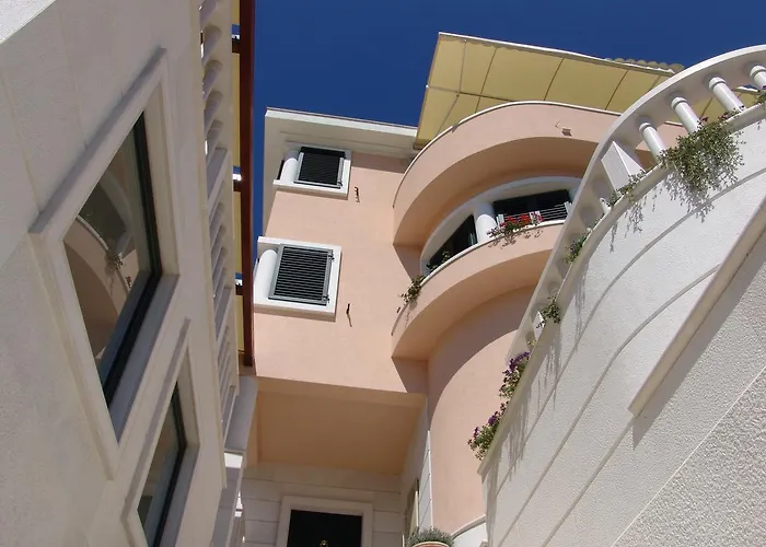 Pensionat Apartment Villa Lavandula - Swimming Pool View