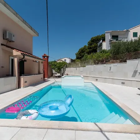 Apartment Villa Lavandula - Swimming Pool View Gasthof Trogir