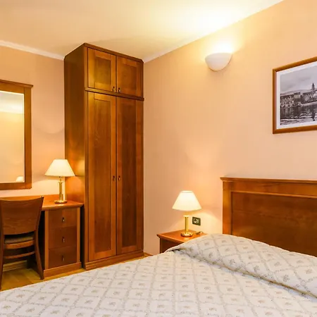 Lavandula - Swimming Pool View Πανσιόν Τρογκίρ